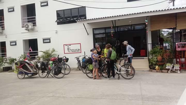 T. House Hotel Mae Sot Buitenkant foto